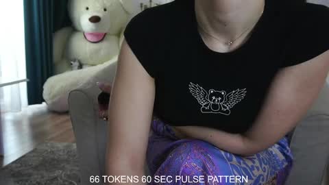 Snapshot of aelia_anara chatting on 03.10.25 Aelia online show from 03.10.25