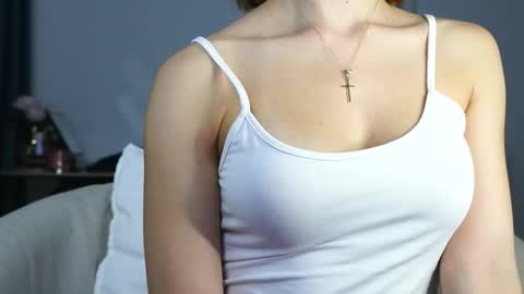 Snapshot of aelia_anara chatting on 09.22.25 Aelia online show from 09.22.25