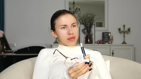 Snapshot of aelia_anara chatting on 10.12.25 Aelia online show from 10.12.25