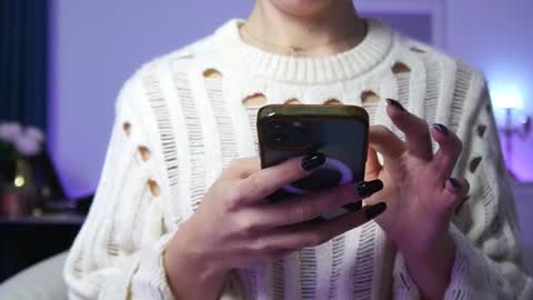 Snapshot of aelia_anara chatting on 10.13.25 Aelia online show from 10.13.25