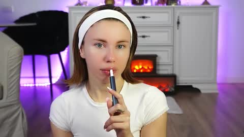 Snapshot of aelia_anara chatting on 10.18.25 Aelia online show from 10.18.25