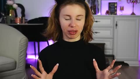 Snapshot of aelia_anara chatting on 11.02.25 Aelia online show from 11.02.25