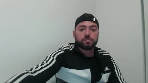 Snapshot of aerthurethan chatting on 11.30.25 aerthurethan online show from 11.30.25