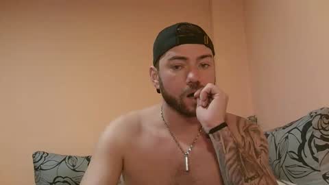 Snapshot of aerthurethan chatting on 12.15.25 aerthurethan online show from 12.15.25