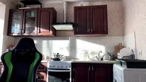 Snapshot of aevra chatting on 12.26.24 vegans taste better online show from 12.26.24