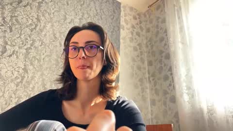 Snapshot of aevra chatting on 09.27.25 vegans taste better online show from 09.27.25