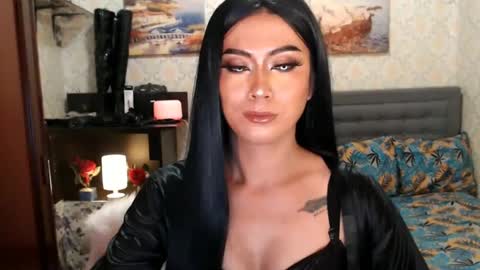 Snapshot of affairtoyourgoddesskhendra chatting on 12.12.24 Dominant Goddess Contessa online show from 12.12.24