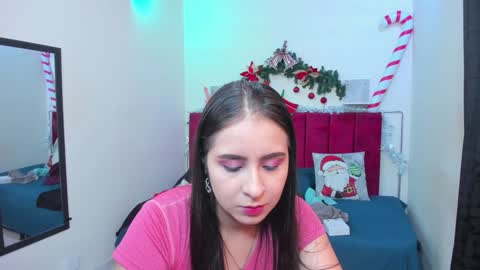 Snapshot of afroditaandsoffi chatting on 12.31.24 Afrodita Chery y Hermione online show from 12.31.24