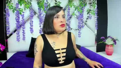 Snapshot of afroditaowen_ chatting on 11.01.25 afroditaowen_ online show from 11.01.25