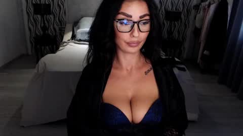 Snapshot of afrodityfit chatting on 11.03.25 Afro online show from 11.03.25