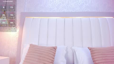 A F R O D I T A  online show from 12.17.24