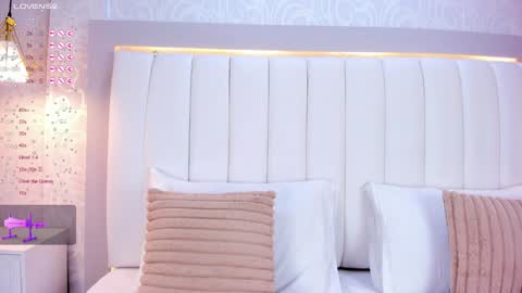 A F R O D I T A  online show from 12.24.24