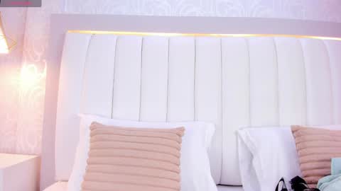 A F R O D I T A  online show from 01.16.25