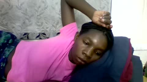 pink  and josphen online show from 02.05.25