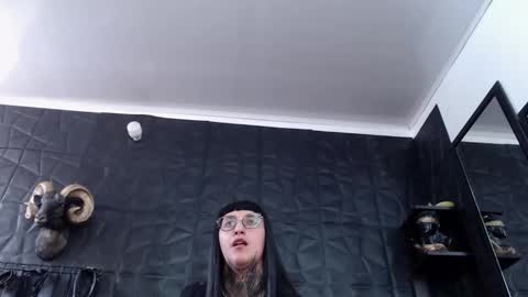 Snapshot of agata_darkness chatting on 10.28.25 Miss Agata online show from 10.28.25