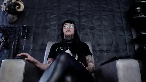 Snapshot of agata_darkness chatting on 12.13.25 Miss Agata online show from 12.13.25