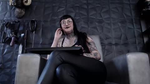 Snapshot of agata_darkness chatting on 12.15.25 Miss Agata online show from 12.15.25