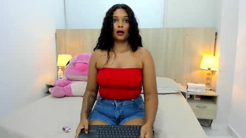 Snapshot of agata_ortiz chatting on 02.15.25 Agata Ortiz online show from 02.15.25