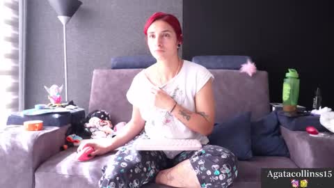 Snapshot of agatacollinsss chatting on 11.18.25 Agata Collinss online show from 11.18.25