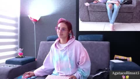 Snapshot of agatacollinsss chatting on 11.28.25 Agata Collinss online show from 11.28.25