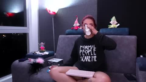 Snapshot of agatacollinsss chatting on 12.05.25 Agata Collinss online show from 12.05.25