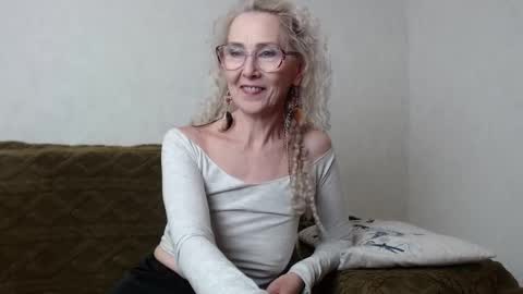 Snapshot of agatha_moore_ chatting on 01.24.25 Agatha online show from 01.24.25