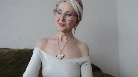 Snapshot of agatha_moore_ chatting on 02.26.25 Agatha online show from 02.26.25