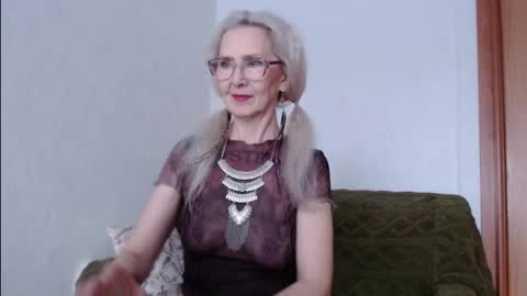 Snapshot of agatha_moore_ chatting on 11.16.25 Agatha online show from 11.16.25