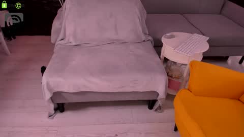 Snapshot of agatha_one chatting on 09.25.25 Agatha online show from 09.25.25