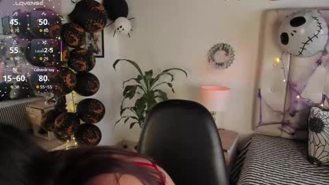 Agatha vixen  online show from 10.25.25