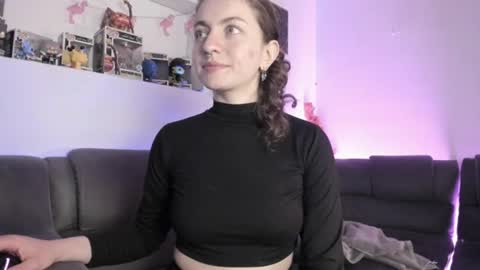 Snapshot of agathaa_ks_ chatting on 06.19.26 Camila 2 online show from 06.19.26