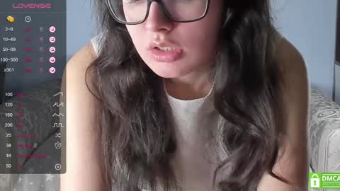 Snapshot of agattasmith chatting on 03.04.25 AgattaSmith online show from 03.04.25