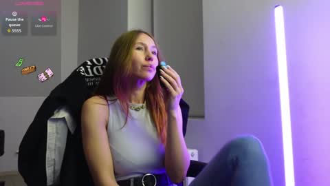 Snapshot of agelina_summer chatting on 12.02.25 Agelina Lilly Laura online show from 12.02.25