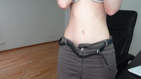 Snapshot of agelina_summer chatting on 05.03.26 Agelina Lilly Laura online show from 05.03.26