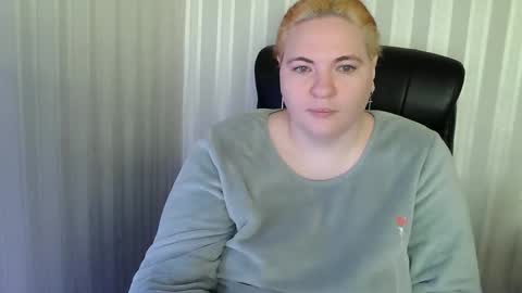 Snapshot of aglaya_fame chatting on 12.18.25 Aglaya Fame online show from 12.18.25