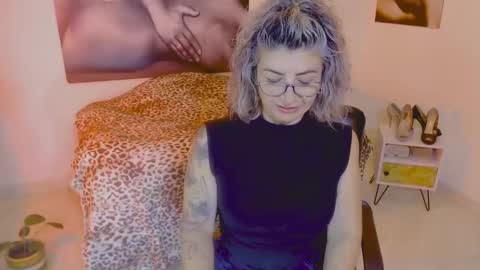 Lily online show from 01.12.25