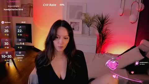 Snapshot of agnes_sky chatting on 10.02.25 Agnes online show from 10.02.25