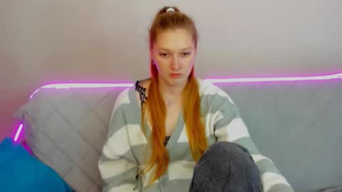 Snapshot of agnesarden chatting on 10.27.25 AgnesArden online show from 10.27.25