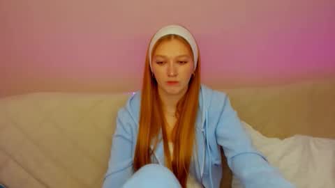 Snapshot of agnesarden chatting on 11.06.25 AgnesArden online show from 11.06.25