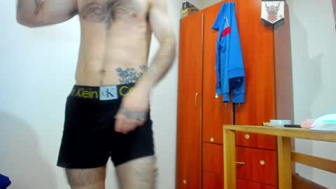 Snapshot of aguslover chatting on 12.04.24 Agustin online show from 12.04.24