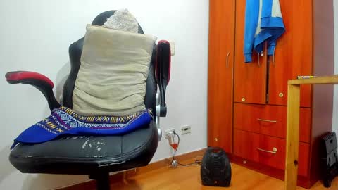 Snapshot of aguslover chatting on 12.06.24 Agustin online show from 12.06.24