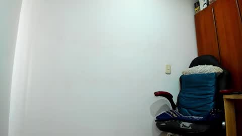 Snapshot of aguslover chatting on 02.26.25 Agustin online show from 02.26.25