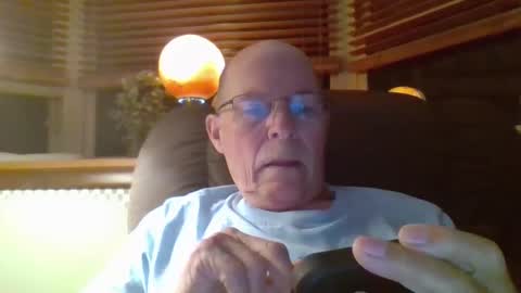 Snapshot of aguynrkfrd chatting on 10.01.25 aguynrkfrd online show from 10.01.25