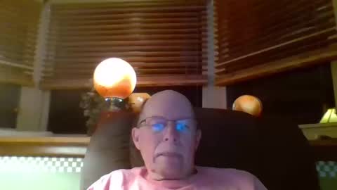 Snapshot of aguynrkfrd chatting on 10.13.25 aguynrkfrd online show from 10.13.25