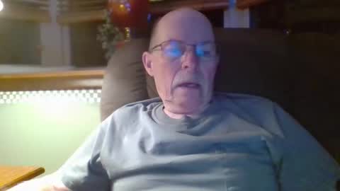 Snapshot of aguynrkfrd chatting on 10.15.25 aguynrkfrd online show from 10.15.25