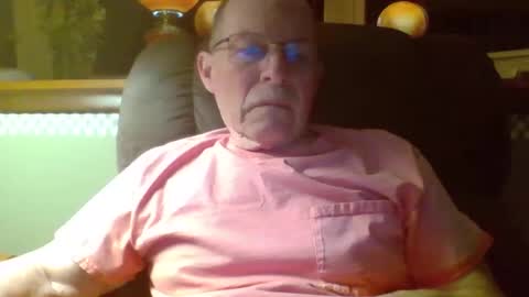 Snapshot of aguynrkfrd chatting on 11.14.25 aguynrkfrd online show from 11.14.25