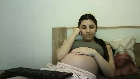 Snapshot of ahotkitty18 chatting on 11.28.25 Selena online show from 11.28.25