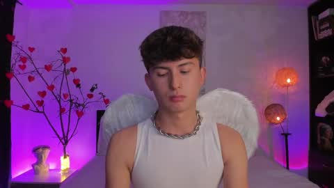 A H  online show from 02.15.25