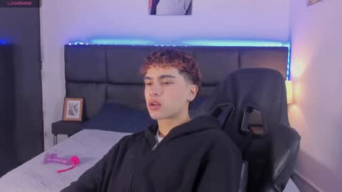 Aiden  online show from 10.23.25