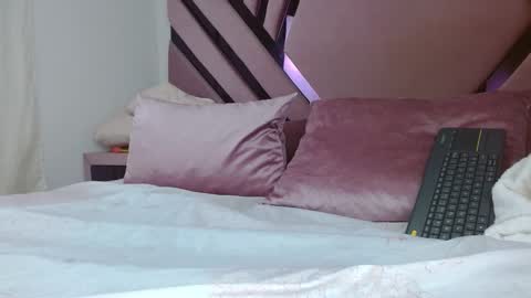 aiilynsmiith online show from 10.23.25